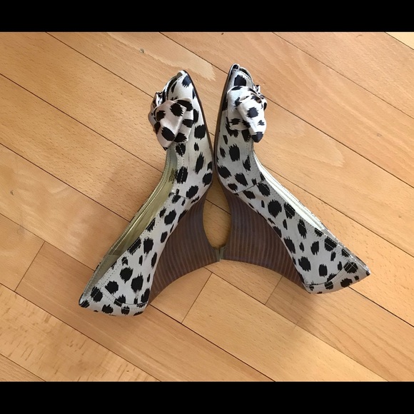 Guess by Marciano wedges shoes 9 1/2 - Picture 5 of 6